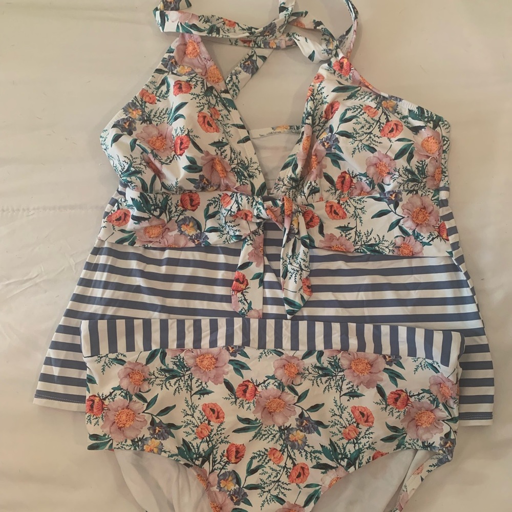 ✨EUC Apt 9  3-piece  Floral bathing suit Size XL